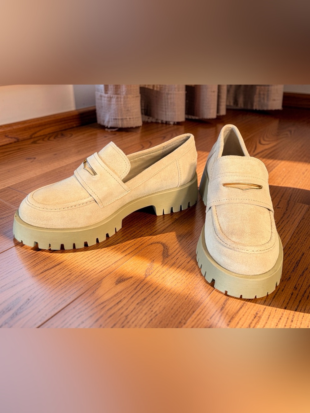 Steve Madden NWT Sz 10M Chunky Treaded Sole Beige Suede Penny Loafers (SH425)